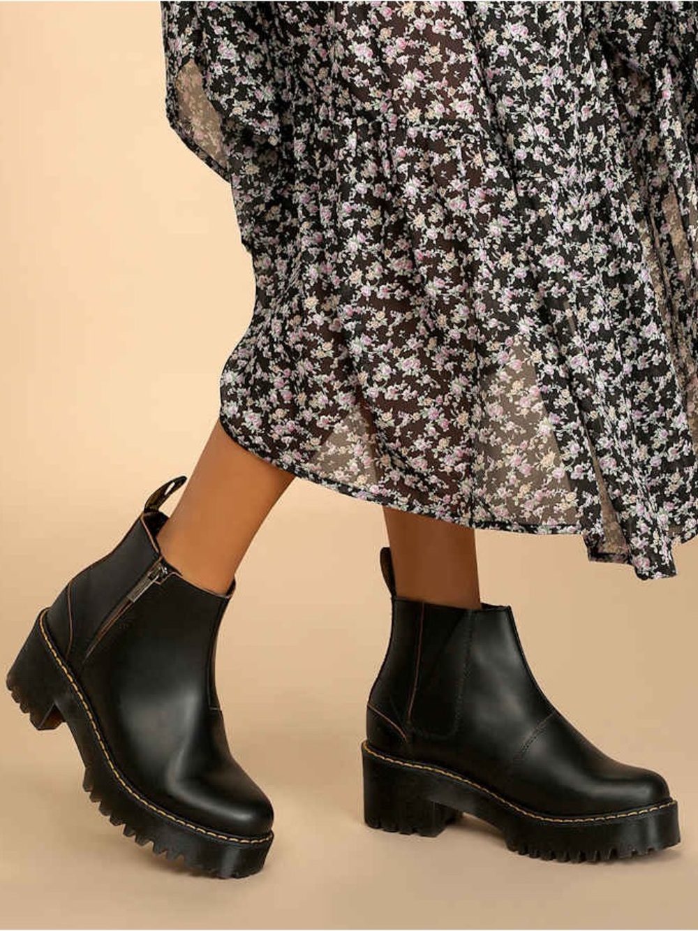 Dr. Martens Rometty II Vintage Smooth Leather Chelsea Boots Grunge